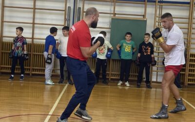 Boksač Marko Perković posjetio našu školu i održao trening učenicima